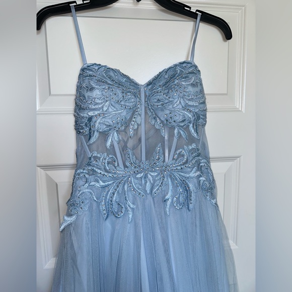 Dress Stunning baby blue maxi prom wedding formal dress size 7 - Picture 5 of 10